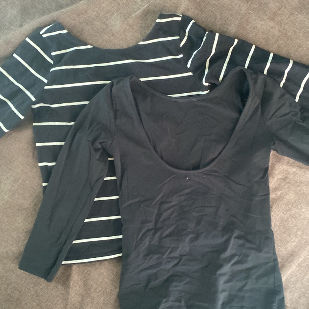 Juniors set of 2 scoop neck/back mid sleeve fitted crop shirts